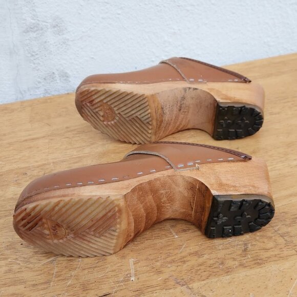 Sven's Swedish Clogs - Picture 10 of 12